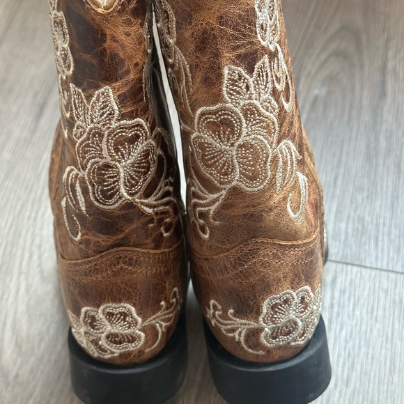 Shyanne Brown Leather Western Kids Boots with Floral Design - Picture 10 of 11